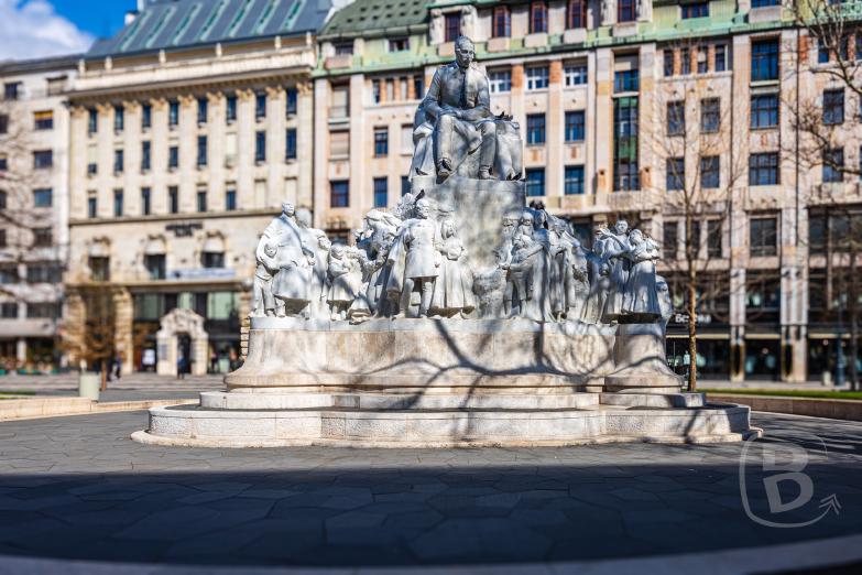 Budapest | Denkmal von Mihály Vörösmartys