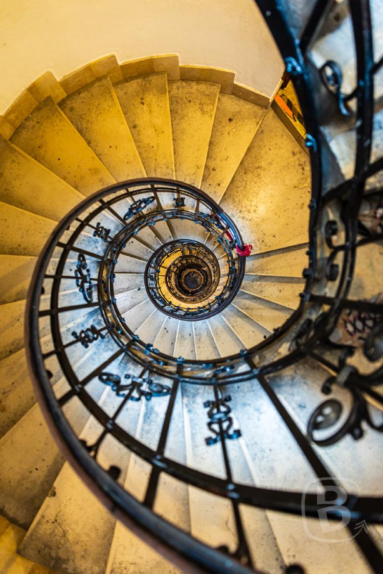 Budapest | Treppe in der St.-Stephans-Basilika