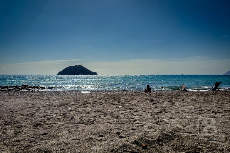 Albenga | Bick auf Grotta della Galinara
