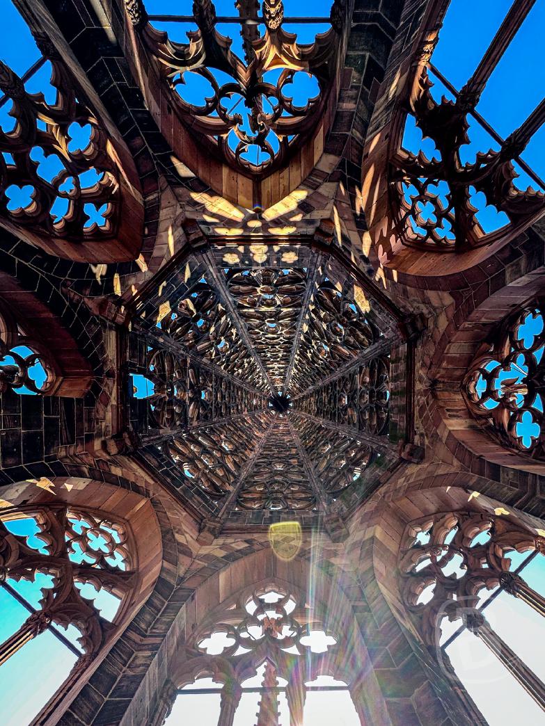 Freiburg | Turmpyramide im Münster