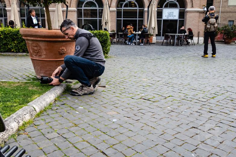 Rom/Vatikan Museum | Dirk beim fotografieren des Cortile della Pigna