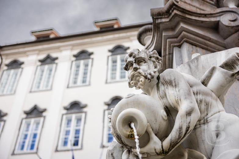 Slowenien/Ljubljana | Flussgott am Brunnen der drei Flüsse des Landes Krain