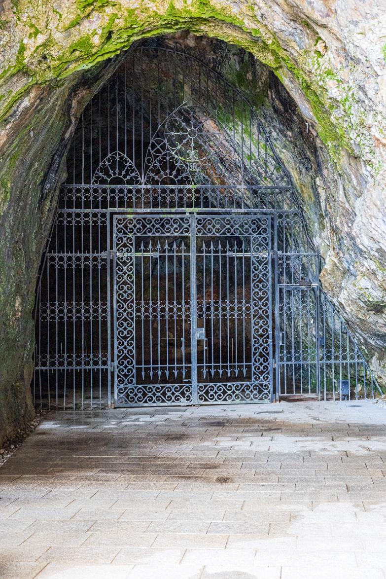 Slowenien/Postojna | Historicher Eingang zur Höhle