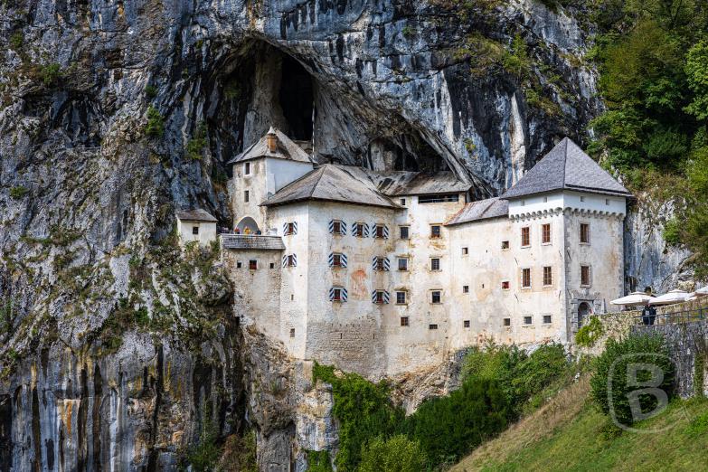 Slowenien/Postojna | Höhlenburg Predjama