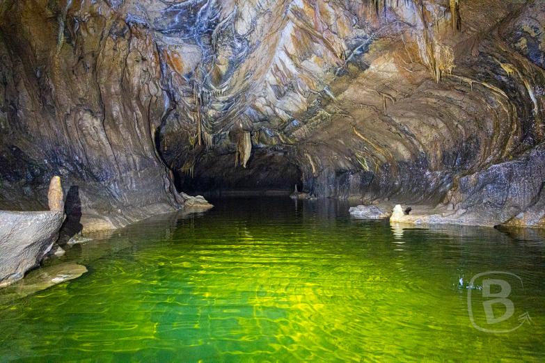 Slowenien/Križna jama | Stalaktiten