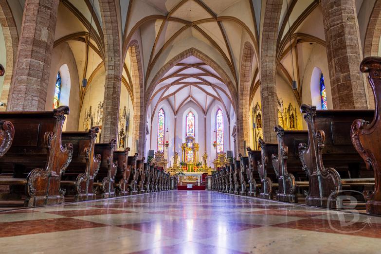Italien/Trient | Innenraum der Chiesa Parrocchiale dei Santi Pietro e Paolo