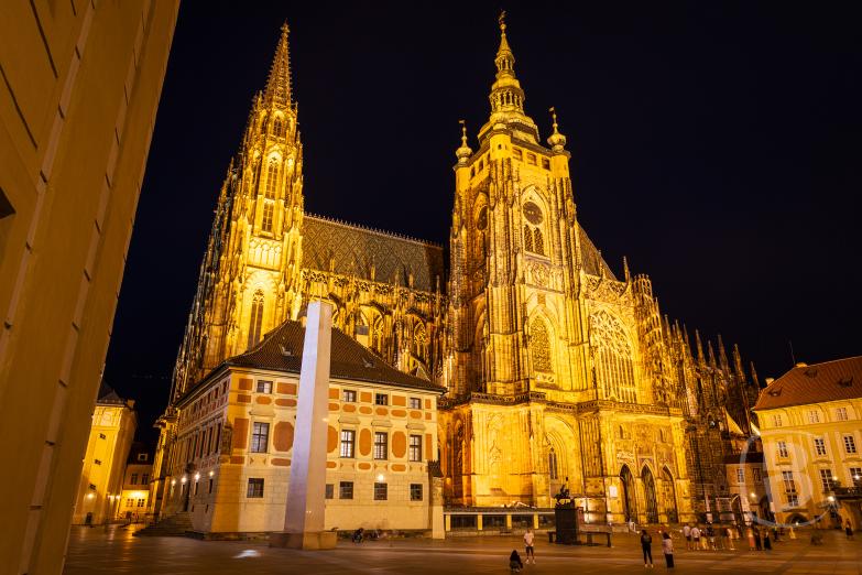 Tschechien/Prager Burg | St. Veitsdom bei Nacht