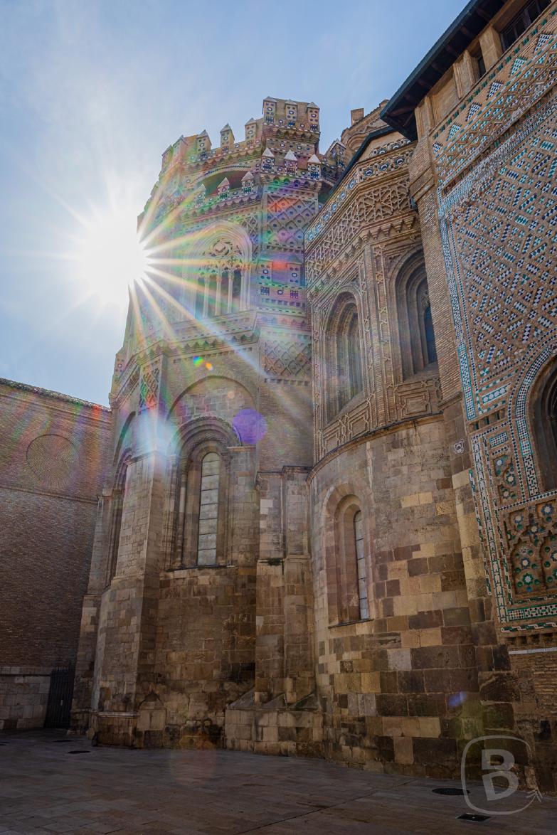 Saragossa | Catedral del Salvador | Außenansicht der Apsis und der Parroquieta-Mauer