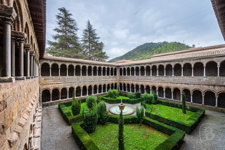 Ripoll / Monestir de Santa Maria de Ripoll | Kreuzgang