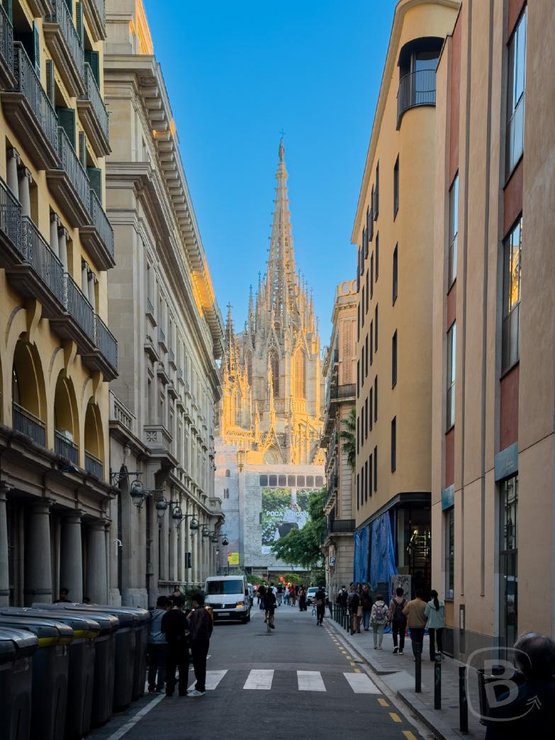 Barcelona | Catedral de Barcelona in der Abendsonne
