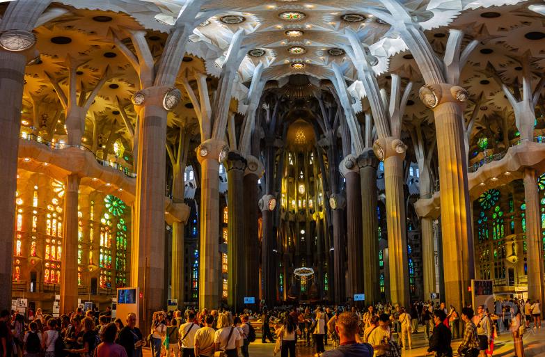 Barcelona / Sagrada Família | Kirchenschiff