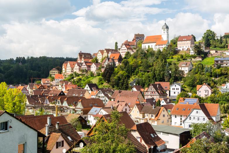 Altensteig | Die Häuser sehen hier aus, als seien sie von Faller für die Modelleisenbahn designt.
