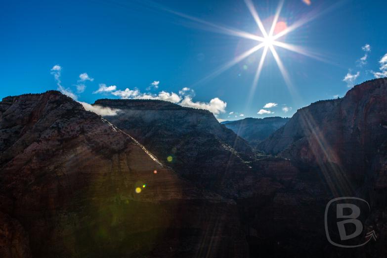 Zion National Park | Blick in den Sonnenaufgang von Angels Landing