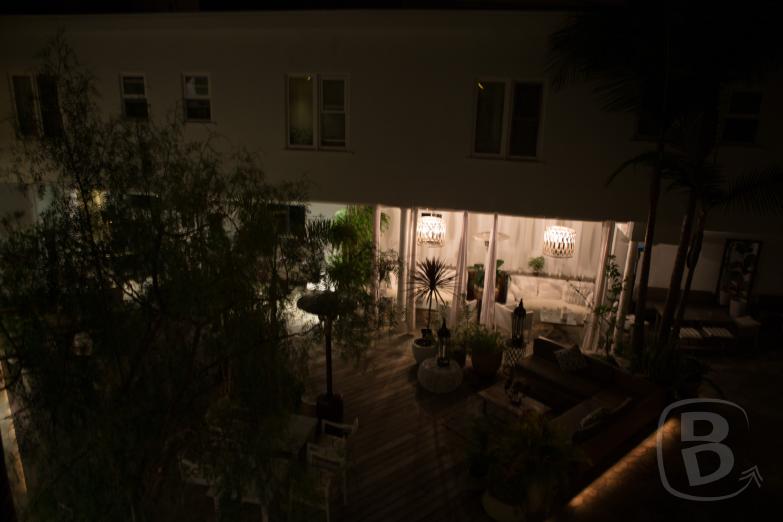 Los Angeles | Blick in den Innenhof des Hotel Berverly Terrace