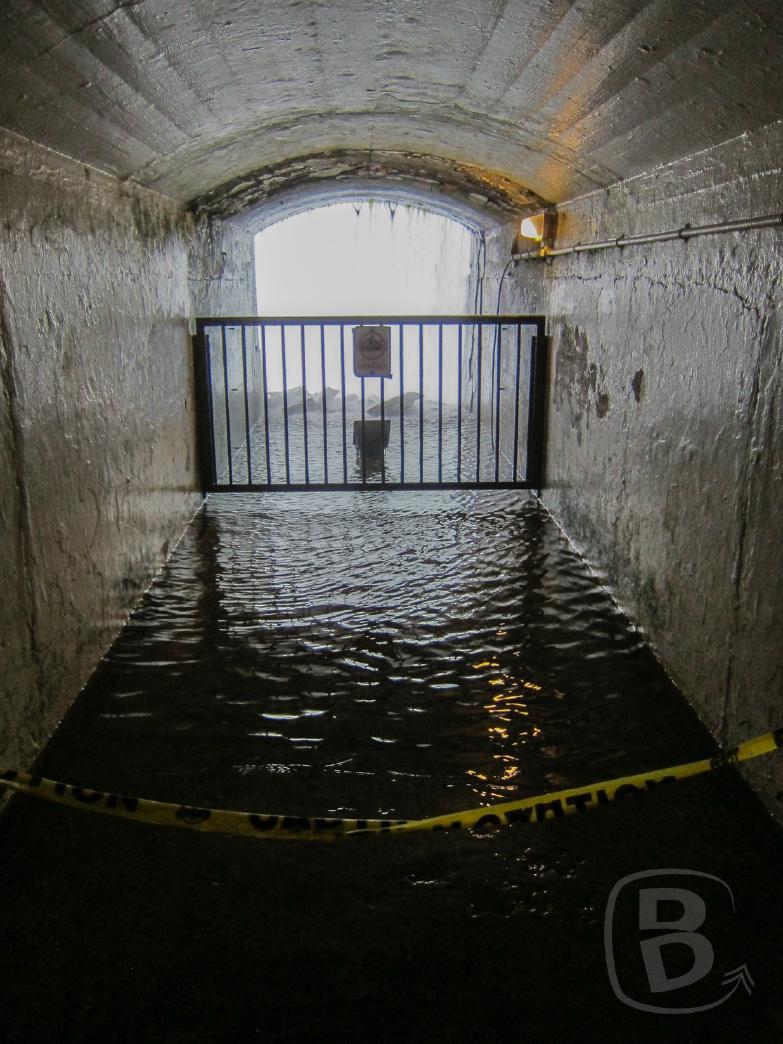 Niagara Falls | Tunnel hinter dem Wasserfall