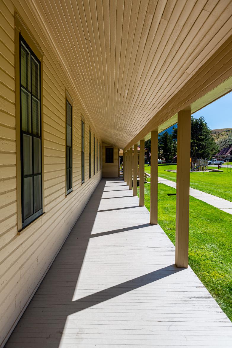 Yellowstone NP | Fort Yellowstone - Cavalry Barracks